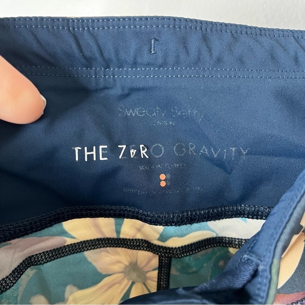 Sweaty Betty Zero Gravity Floral 7/8 Length Leggings Blue Size XS Activewear - Picture 9 of 9